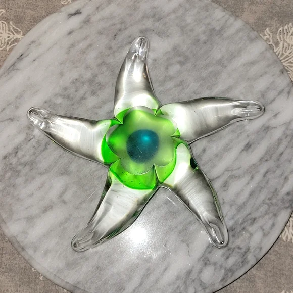 Stunning Art Glass Starfish Paperweight - Picture 11 of 11